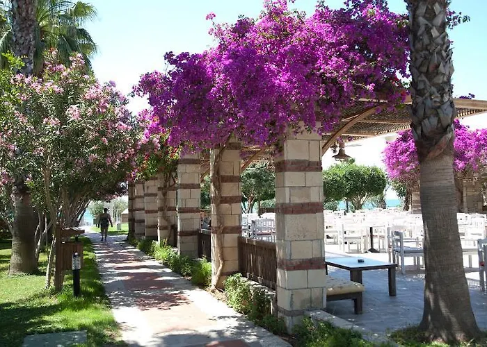 Hotel Defne Star Side